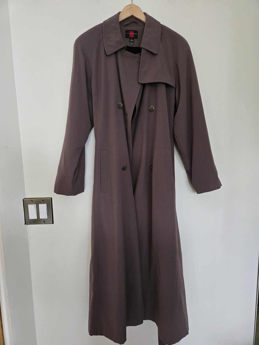 Gallery Double-Breasted Trench Coat in Taupe